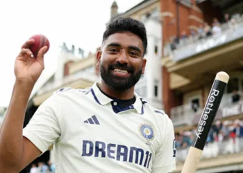 ഇന്ത്യ ഓവലിൽ ജയിച്ചത് പന്തിൽ കൃത്രിമം കാണിച്ചിട്ട്, അന്വേഷണം വേണം; ആവശ്യവുമായി മുൻ പാകിസ്ഥാൻ താരം; ട്രോളുകൾ ശക്തം