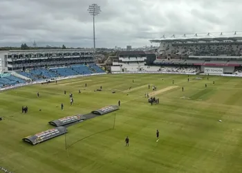 ഇപ്പൊ താക്കോൽ എവിടെ ഉണ്ട്, മരുന്ന് ഡപ്പിയിൽ എങ്ങാനും…; ഒരു ക്രിക്കറ്റ് മത്സരം തടസപ്പെടാൻ ഇതിലും മികച്ച കാരണം സ്വപ്നങ്ങളിൽ മാത്രം