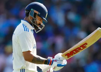 കോഹ്‌ലിയുടെ അവസ്ഥ തന്നെയാണ് ആ താരത്തെ കാത്തിരിക്കുന്നതും, ആ പര്യടനത്തിൽ അത് സംഭവിക്കും: മോണ്ടി പനേസർ