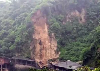 മാതാ വൈഷ്ണോ ദേവി യാത്രാ റൂട്ടിൽ മണ്ണിടിച്ചിൽ ; 5 പേർ മരിച്ചു, 14 പേർക്ക് പരിക്ക് ; ജമ്മുകശ്മീരിൽ മഴക്കെടുതി തുടരുന്നു