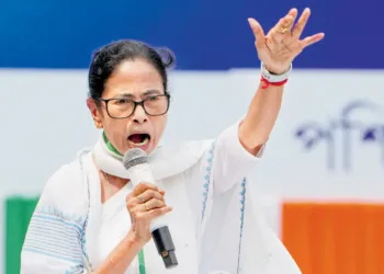 കുടിയേറ്റ തൊഴിലാളികൾക്ക് പ്രതിമാസം 5000 രൂപ നൽകും ; തൊഴിൽ ലഭിക്കുന്നത് വരെ സഹായം തുടരുമെന്ന് മമത ബാനർജി