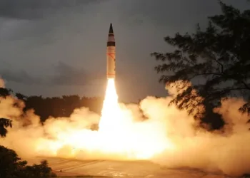 5000 കിലോമീറ്റർ ദൂരപരിധി ; ആണവ ബോംബുകൾ വഹിക്കാൻ ശേഷി ; അഗ്നി -5 വിജയകരമായി പരീക്ഷിച്ച് ഇന്ത്യ