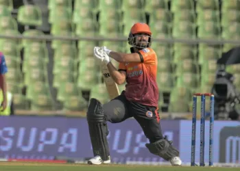 ഇതുപോലെ ഒരു തൂക്കിയടി ക്രിക്കറ്റ് ചരിത്രത്തിൽ തന്നെ ആദ്യം, ഞെട്ടിച്ച് കേരളത്തിന്റെ ചുണക്കുട്ടി; വീഡിയോ വൈറൽ