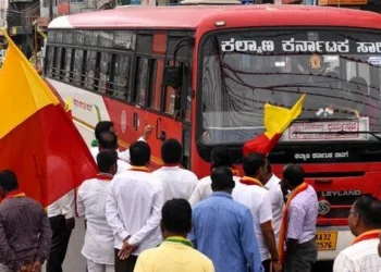 കർണാടകയെ സ്തംഭിപ്പിച്ച് ട്രാൻസ്‌പോർട്ട് ജീവനക്കാരുടെ അനിശ്ചിതകാല പണിമുടക്ക് ; ബെംഗളൂരു നഗരം ഉൾപ്പെടെ ദുരിതത്തിൽ