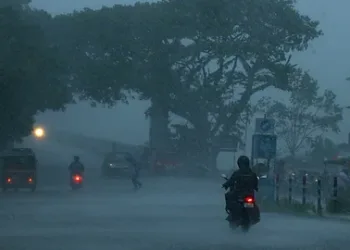 ഇന്ന് അതിതീവ്ര മഴ ; 3 ജില്ലകളിൽ റെഡ് അലർട്ട് ; മുന്നറിയിപ്പുമായി സംസ്ഥാന ദുരന്ത നിവാരണ അതോറിറ്റി