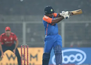 ആ താരം സഞ്ജുവിനിട്ട് പണിതു, കാര്യങ്ങൾ മലയാളി താരത്തിന് ബുദ്ധിമുട്ടാക്കി; തുറന്നടിച്ച് മുഹമ്മദ് കൈഫ്