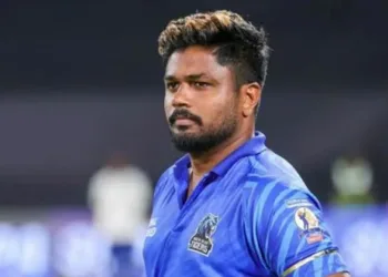 ഒരു സ്ഥിരതയുമില്ല ഐപിഎല്ലിൽ പോലും, പിന്നെ എങ്ങനെ ഇലവനിൽ ഇറക്കും; സഞ്ജുവിനെ കുറ്റപ്പെടുത്തി മുൻ താരം