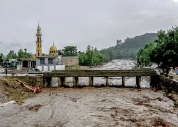 പാകിസ്താൻ വെള്ളപ്പൊക്കം ; 400-ലധികം മരണം ; ദുരിതമായി അതിവേഗം പടരുന്ന രോഗബാധകൾ