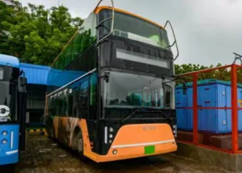 ഡൽഹിയിലെ വീഥികളിൽ ഇനി ഇവി ഡബിൾഡെക്കർ യുഗം ; 35 വർഷത്തിനുശേഷം ഡൽഹിയിലെ റോഡുകളിലേക്ക് ഡബിൾ ഡെക്കർ ബസുകൾ തിരിച്ചെത്തുന്നു