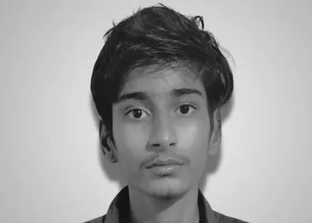 പ്രണയാഭ്യർത്ഥന നിരസിച്ചു,ഗസ്റ്റ് അദ്ധ്യാപികയെ തീകൊളുത്തി കൊലപ്പെടുത്താൻ ശ്രമിച്ച് വിദ്യാർത്ഥി; അറസ്റ്റ്