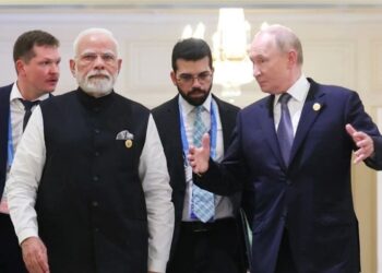 ട്രംപിനും യുഎസിനും പുല്ലുവില ; സെപ്റ്റംബറിൽ ഇന്ത്യ 20% കൂടുതൽ എണ്ണ വാങ്ങിയെന്ന് റഷ്യ ; ഇന്ത്യയ്ക്ക് അധിക എസ്-400 കൂടി നൽകും