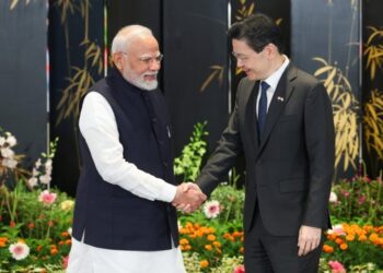 എല്ലാ പോരാട്ടങ്ങളിലും കൂടെയുണ്ട്, എല്ലാ മേഖലയിലും സഹകരണം ശക്തമാക്കും ; മോദിയെ കാണാനെത്തി സിംഗപ്പൂർ പ്രധാനമന്ത്രി ലോറൻസ് വോങ്ങ്