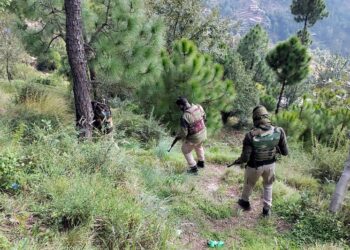 കുൽഗാമിൽ ഏറ്റുമുട്ടൽ ; ഒരു ഭീകരൻ കൊല്ലപ്പെട്ടു ; ഒരു സൈനികന് പരിക്ക്