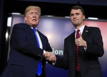 ചാർളി കിർക്ക് വെടിയേറ്റ് കൊല്ലപ്പെട്ടു ; ട്രംപിന്റെ വിശ്വസ്തനായ വലതുപക്ഷ നേതാവ് ; യുഎസിൽ മൂന്ന് ദിവസത്തെ ദുഃഖാചരണം