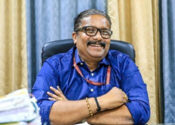 പിണറായി സർക്കാരിന് വീണ്ടും തിരിച്ചടി ; ബി അശോക് ഐഎഎസിനെ സ്ഥലം മാറ്റിയ ഉത്തരവ് സ്റ്റേ ചെയ്ത് കേന്ദ്ര അഡ്മിനിസ്ട്രേറ്റീവ് ട്രിബ്യൂണൽ