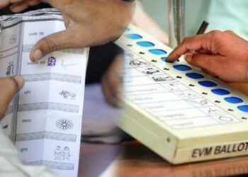 തിരഞ്ഞെടുപ്പിൽ ബാലറ്റ് പേപ്പറുകൾ തിരികെ കൊണ്ടുവരണമെന്ന് ഹർജി ; തള്ളി ഡൽഹി ഹൈക്കോടതി