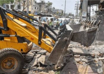 ബറേലി കലാപത്തിന്റെ അന്വേഷണം സമാജ്‌വാദി നേതാക്കളിലേക്കും ; ആദ്യ ബുൾഡോസർ ആക്ട് എസ്പി കൗൺസിലറുടെ അനധികൃത ചാർജിങ് സ്റ്റേഷനിൽ