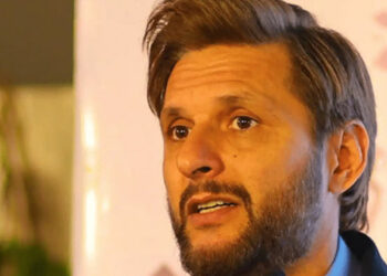 നേർക്കുന്നേർ വന്നിട്ട് സംസാരിക്കെടാ തന്റേടം ഉണ്ടെങ്കിൽ, അന്ന് തീരും നിന്റെ ആവേശം; ഇന്ത്യൻ താരത്തെ വെല്ലുവിളിച്ച് ഷാഹിദ് അഫ്രീദി