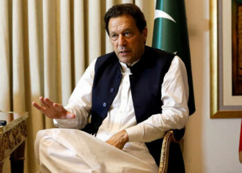 ആർമി ചീഫും പിസിബി ചെയർമാനും ഓപ്പണർമാരായി ഇറങ്ങിയാൽ പാകിസ്ഥാൻ ഇന്ത്യയെ തോൽപ്പിക്കുമെന്ന് ഉറപ്പാണ്, പക്ഷെ അമ്പയർമാർ ഇവരായിരിക്കണം; പരിഹസിച്ച് ഇമ്രാൻ ഖാൻ