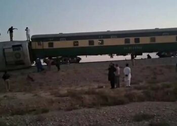 ബലൂചിസ്ഥാനിൽ റെയിൽപാളത്തിൽ വൻ സ്ഫോടനം; ജാഫർ എക്സ്പ്രസ് പാളം തെറ്റി,ദുരന്തം