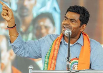 പിണറായി വിജയൻ നാസ്തിക ഡ്രാമാചാര്യൻ;ദൈവം ഇല്ലെന്ന് പറഞ്ഞവർ ഭഗവത് ഗീതയെ കുറിച്ച് ക്ലാസെടുക്കുന്നു: രൂക്ഷ വിമർശനവുമായി അണ്ണാമലൈ