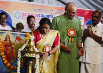 ആർഎസ്എസ് പരിപാടിയിൽ പങ്കെടുത്തു, ഭാരതാംബയ്ക്ക് മുന്നിൽ വിളക്ക് കൊളുത്തിയ പഞ്ചായത്ത് പ്രസിഡന്റിനെ തരംതാഴ്ത്തി സിപിഎം