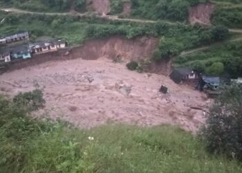 ചമോലിയിലും മേഘവിസ്ഫോടനം; നിരവധിപേരെ കാണാതായി ; തകർന്നടിഞ്ഞ് വീടുകളും റോഡുകളും
