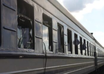 യുക്രെയ്നിൽ പാസഞ്ചർ ട്രെയിനിനു നേരെ റഷ്യൻ വ്യോമാക്രമണം ; നിരവധി പേർക്ക് പരിക്ക്