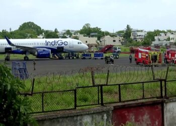 സാങ്കേതിക തകരാറെന്ന് സംശയം ; നാഗ്പൂർ-അഹമ്മദാബാദ് ഇൻഡിഗോ വിമാനം പറന്നുയർന്ന ഉടൻ തിരിച്ചിറക്കി