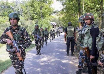 രണ്ട് സൈനികരെ കാണാനില്ല ; ജമ്മു കശ്മീരിലെ അനന്ത്നാഗിൽ തിരച്ചിൽ ദൗത്യവുമായി ഇന്ത്യൻ സൈന്യം