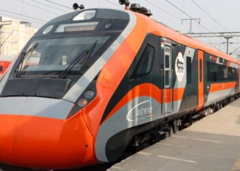 കേരളത്തിന് മൂന്നാം വന്ദേഭാരത് ; എറണാകുളം-ബെംഗളൂരു റൂട്ടിൽ സർവീസ് നടത്തും