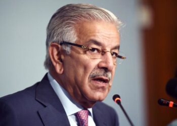 ദ്രോഹികൾ, വഞ്ചകർ! അഫ്ഗാനിസ്ഥാനെ പാകിസ്താന്റെ ഒന്നാം നമ്പർ ശത്രുവായി പ്രഖ്യാപിക്കുന്നുവെന്ന് പാക് പ്രതിരോധ മന്ത്രി