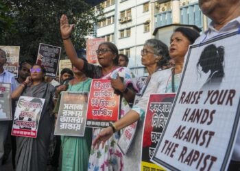 പശ്ചിമ ബംഗാളിൽ എംബിബിഎസ് വിദ്യാർത്ഥിനിയെ കൂട്ടബലാത്സംഗം ചെയ്ത കേസ് : മൂന്ന് പ്രതികൾ അറസ്റ്റിൽ, രണ്ട് പേർക്കായി തിരച്ചിൽ തുടരുന്നു