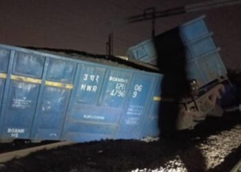 മഥുരയിൽ ചരക്ക് തീവണ്ടി പാളം തെറ്റി ; ഡൽഹി-മുംബൈ റൂട്ടിൽ റെയിൽ ഗതാഗതം തടസ്സപ്പെട്ടു