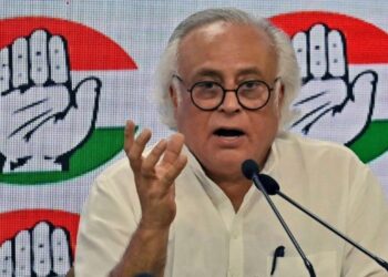 വായു മലിനീകരണത്തിന് പിന്നിൽ ബിജെപി ; ജനങ്ങളുടെ ശരീരത്തിനും മനസ്സിനും നേരെ കേന്ദ്രസർക്കാർ നടത്തുന്ന ആക്രമണമാണെന്ന് ജയറാം രമേശ്