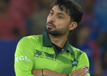 ആ ഇന്ത്യൻ താരത്തെ ബോക്സിങ് റിങിൽ കിട്ടിയാൽ ഞാൻ ഇടിക്കും, വമ്പൻ വെളിപ്പെടുത്തലുമായി അബ്രാർ അഹമ്മദ്