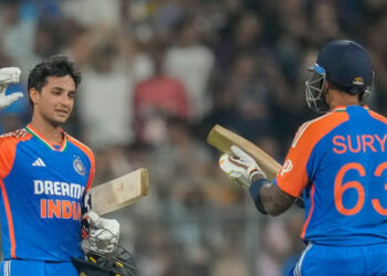 ആ കാര്യത്തിൽ ഞാനും ധോണി ഭായിയും ഒരേ മൈൻഡ്, യുവതാരത്തിന്റെ മികച്ച പ്രകടനത്തിന് പിന്നിൽ സൂര്യകുമാർ; അഭിഷേകിനെ സഹായിച്ചത് ഇങ്ങനെ