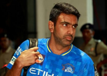 ആ ഓസ്‌ട്രേലിയൻ താരം നമ്മുടെ തുറുപ്പുചീട്ടിനെ ഇതുവരെ നേരിട്ടിട്ടില്ല, എന്നിട്ടും ഗംഭീറും ഗില്ലും കാണിച്ചത് മണ്ടത്തരം; വമ്പൻ വിമർശനവുമായി ആർ അശ്വിൻ