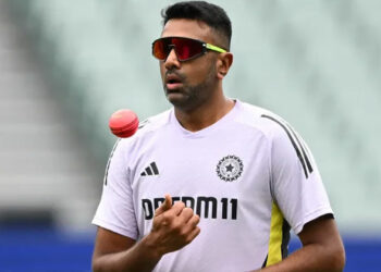 അവന്റെ റോൾ എന്താണെന്ന് ഒന്ന് വ്യക്തമാക്കണം, ആ താരത്തിനെക്കാൾ ഭേദം അക്‌സർ പട്ടേൽ: രവിചന്ദ്രൻ അശ്വിൻ