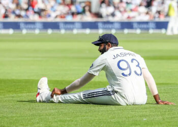 എന്തിനാണ് ജസ്പ്രീത് ബുംറക്ക് ഇത്ര വിശ്രമം കൊടുക്കുന്നത്, മുഹമ്മദ് സിറാജിന്റെ വാക്കുകൾ ഏറ്റെടുത്ത് ആരാധകർ