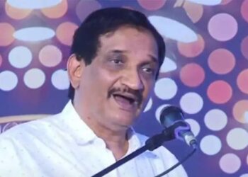 പണ്ട് മാറ് മറയ്ക്കാനുള്ള സമരമാണെങ്കിൽ ഇന്ന് മാറ് കാണിക്കാനുള്ള ശ്രമമാണ്; സ്ത്രീ വിരുദ്ധ പരാമർശവുമായി ഫസൽ ഗഫൂർ