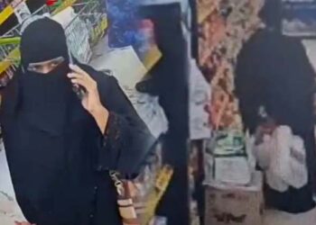 തീപിടിത്തത്തിനിടെ സൂപ്പർമാർക്കറ്റിൽ മോഷണം; സാധനങ്ങളുമായി കടന്നുകളഞ്ഞ് ഹിജാബ് ധരിച്ച സ്ത്രീ
