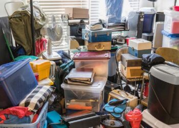 അത് പിന്നീടെപ്പോഴെങ്കിലും ആവശ്യം വന്നാലോ?കടലാസ് കഷ്ണം പോലും ഉപേക്ഷിക്കാൻ തോന്നാത്ത മാനസികാവസ്ഥ; ഹോർഡിംഗ് ഡിസോർഡറിന് മരുന്ന് വേണം…