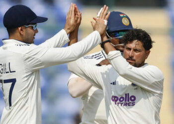 നിങ്ങൾ പണി മേടിക്കും ഇന്ത്യ, അബദ്ധം കാണിച്ചാൽ പരമ്പരയിൽ അവന്മാർ എയറിൽ കയറ്റും; ദക്ഷിണാഫ്രിക്കൻ പരമ്പരക്ക് മുമ്പ് അപായ സൂചന നൽകി ആകാശ് ചോപ്ര