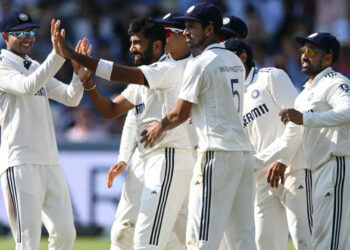 ബോൾ ആവശ്യമില്ലാത്ത സ്ഥലത്തെല്ലാം പോയി, പക്ഷെ എത്തേണ്ട സ്ഥലത്ത് എത്തിയില്ല; ഇന്ത്യയുടെ മത്സരം നടക്കുന്നതിനിടെ വീഡിയോയുമായി ഋഷഭ് പന്ത്; സംഭവം ഇങ്ങനെ