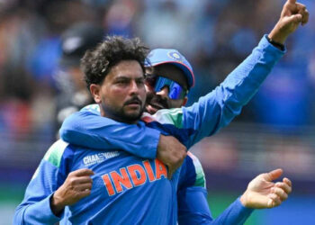 സ്വർണത്തിന്റെ പെട്ടി അവർ ചില്ലറ പൈസയിടാൻ വെച്ചിരിക്കുന്നെന്ന് ആരാധകർ, ഗംഭീറിന്റെ ആ തന്ത്രം നാശത്തിന്; നശിപ്പിക്കുന്നത് ലോകോത്തര താരത്തെ