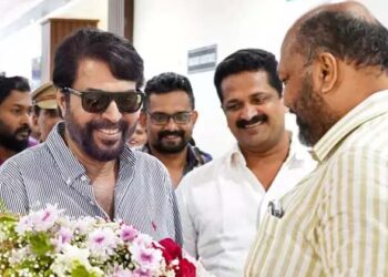 ഹീ ഈസ് ബാക്ക്:എട്ടുമാസത്തിന് ശേഷം കൊച്ചിയിൽ;രാജരാജേശ്വര ക്ഷേത്രത്തിൽ മമ്മൂട്ടിക്ക് വേണ്ടി ‘പൊന്നിൻകുടം’വഴിപാട്