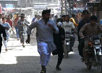 പാകിസ്താൻ ദോ ഓർമ്മയാവാറായി: ഭരണകൂടത്തിനെതിരെ ഒന്നിച്ച് പ്രതിഷേധിക്കാൻ കൂടുതൽ സംഘടനകൾ,കലാപം അടിച്ചമർത്താൻ പോലുമാകാതെ സൈന്യം