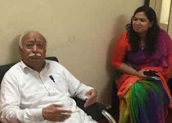 സർ താങ്കളുടെ RSS ഞങ്ങളെ മുഴുവൻ പാകിസ്താനിലേക്ക് പറഞ്ഞു വിടുമോ?,അദ്ദേഹം പൊട്ടി ചിരിച്ചു; ആർഎസ്എസിനെ കുറിച്ച് രശ്മി ആയ്ഷ