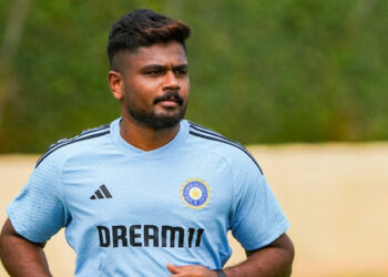 സഞ്ജു സാംസൺ ആ താരത്തിന് നൽകുന്നത് വലിയ സമ്മർദ്ദം, അയാളോട് കാണിക്കുന്നത് വമ്പൻ അനീതി: ആകാശ് ചോപ്ര